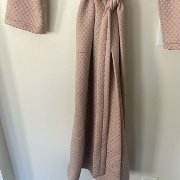 Diamond Tea Rose Quilted Pattern Long Robe M - Picture 3 of 8